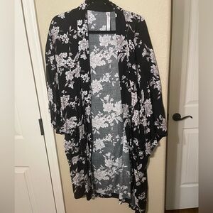 Spiritual Gangster Black and White Floral Kimono